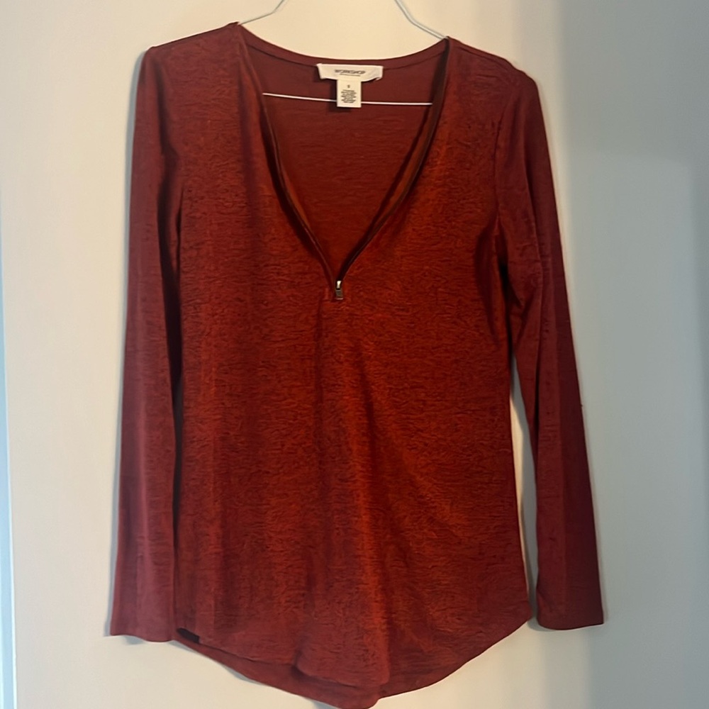 Super comfortable pull over shirt great with a tank top underneath